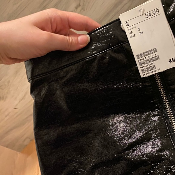 Brand new faux leather skirt - Picture 2 of 3